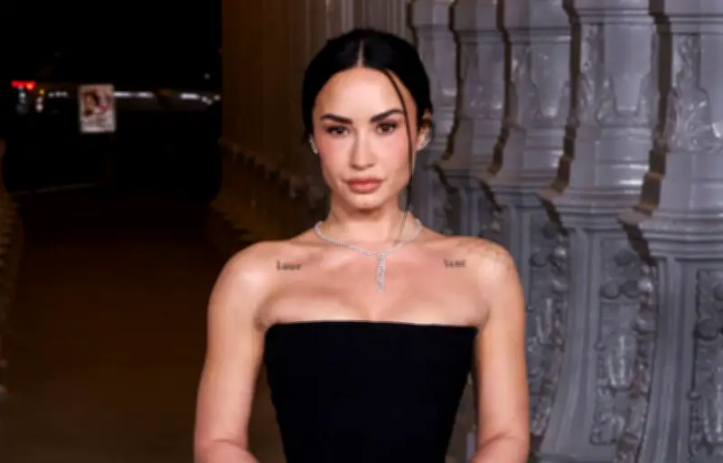 Demi Lovato contrainte de chanter 'Heart Attack' lors d'un gala sur les maladies cardiaques