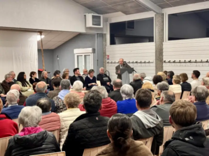 Denis Bertolaso présente son projet municipal à Ayet devant 155 personnes