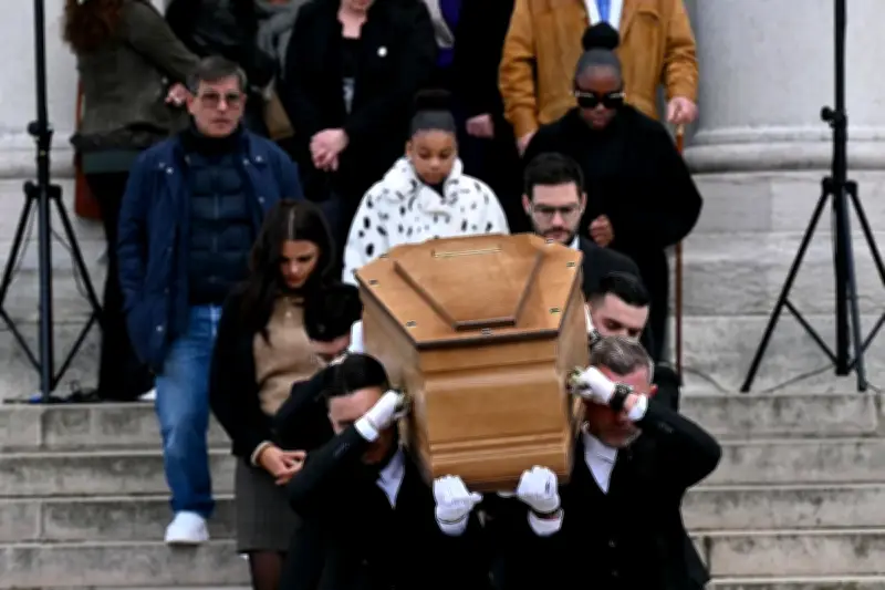 Dernier hommage à Isabelle Mergault : émotion et humour au Père-Lachaise