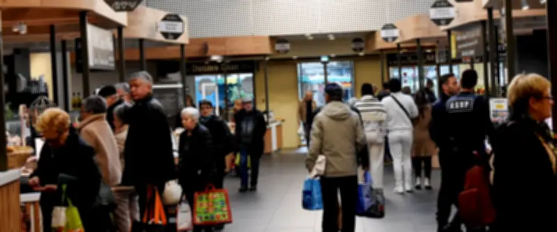 Dernier samedi de tractage aux halles d'Alès : les attentes concrètes des habitants