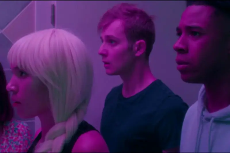 « Dernière Soirée » : une plongée onirique dans la nuit adolescente et ses tourments