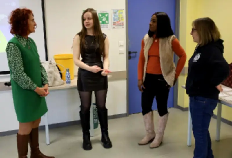 Des collégiens de Bordeaux découvrent leurs droits et devoirs citoyens