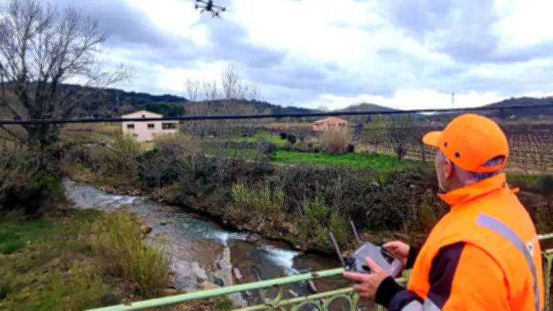 Des drones high-tech cartographient les rivières à Lodève pour prévenir les inondations