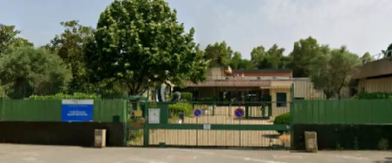 Des enseignants suspendent les cours face au froid glacial dans leur lycée