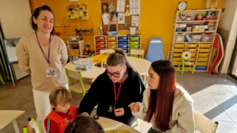 Des lycéens animent un atelier de recyclage au centre de loisirs du Bousquet-d'Orb