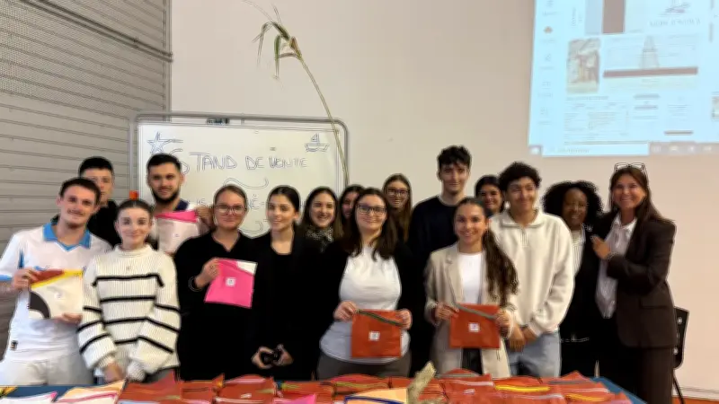 Des lycéens de Sète recyclent des voiles en trousses solidaires via leur mini-entreprise