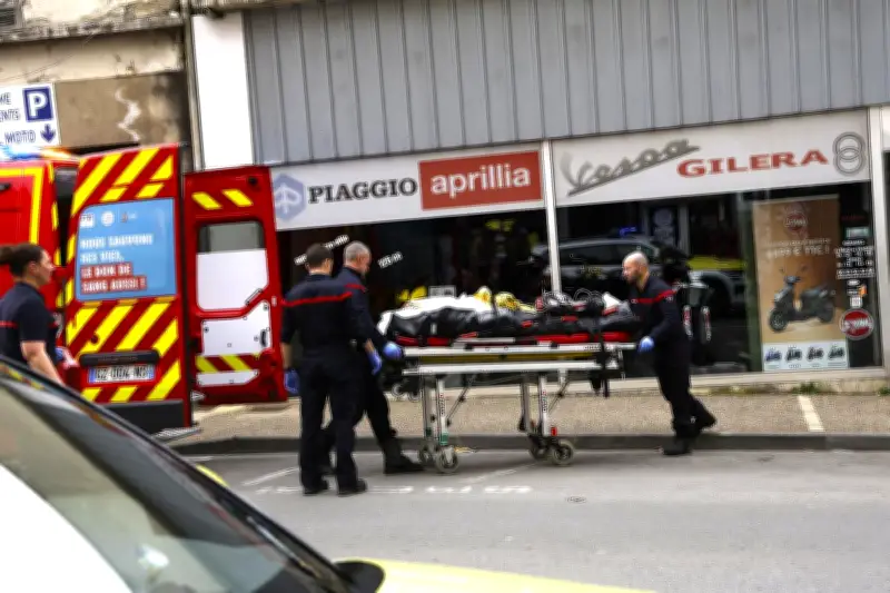 Deux hommes blessés après une chute à travers un toit en fibrociment à Périgueux