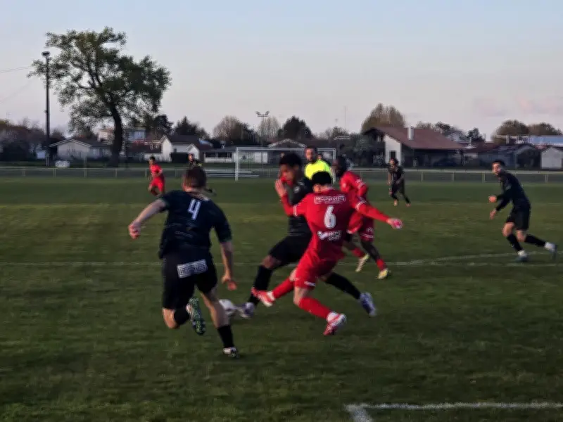 Défaite cruelle pour le FC Biganos face au leader AS Mazères-Uzos-Rontignon