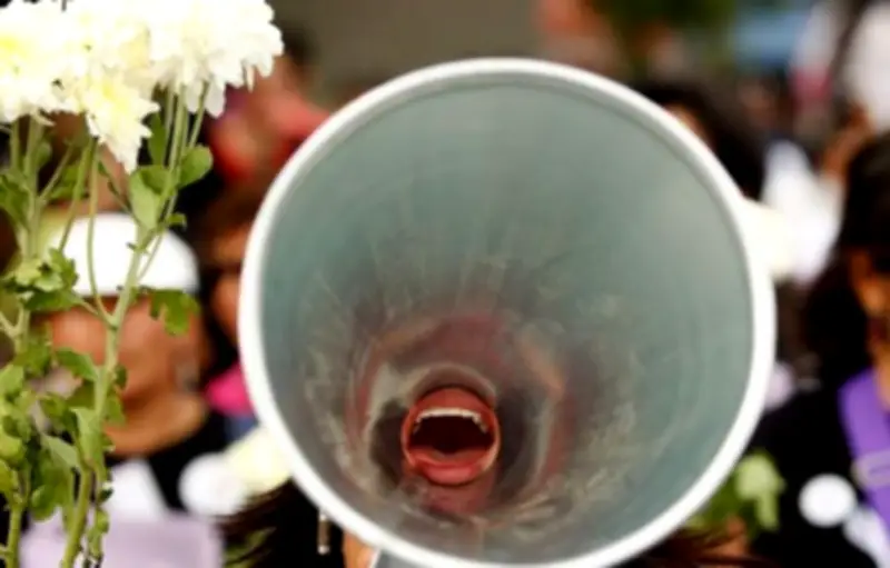 Diatribe : pourquoi hésite-t-on entre masculin et féminin pour ce mot français ?