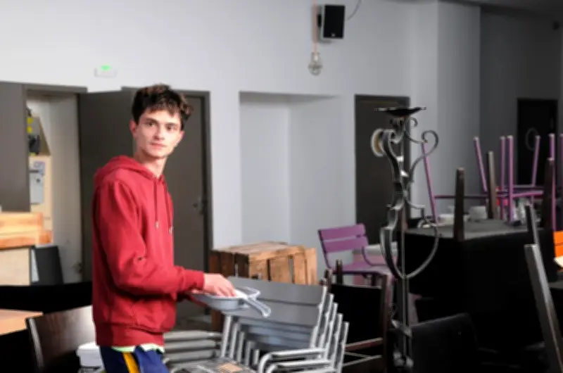 Dimitri Fonséca ouvre Le P'tit Fumélois dans l'ancienne Halle du marché de Fumel