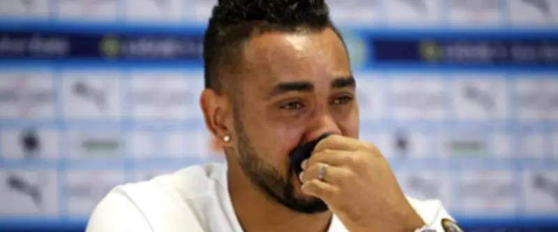 Dimitri Payet annonce sa retraite en pleurs au Vélodrome : 'Il pleut, ce n'est pas pour rien'