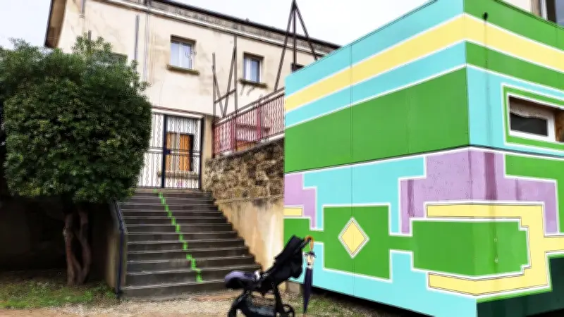 Directeur d'école suspendu pour propos inappropriés : une plainte déposée pour protéger les élèves