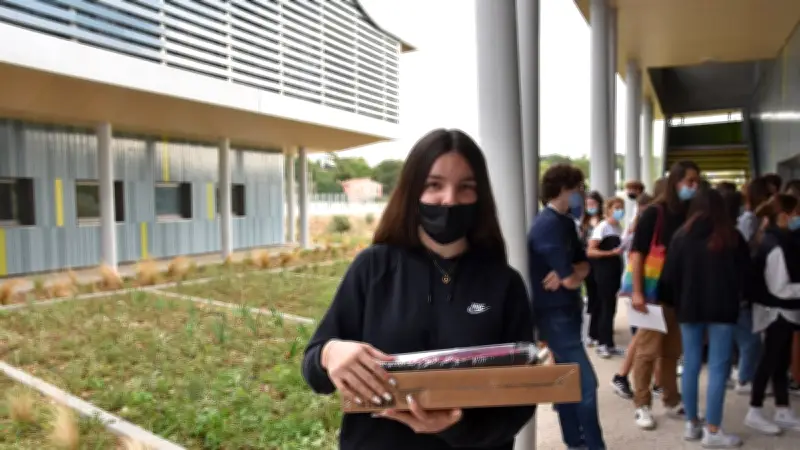 Distribution d'ordinateurs aux lycéens de seconde en Occitanie : un outil pédagogique complémentaire