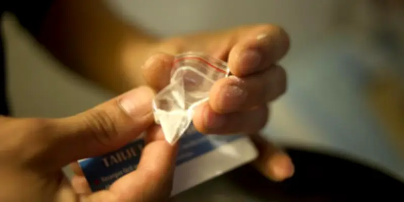 Démantèlement d'un trafic de drogue à Saint-André-de-Cubzac : armes et véhicules de luxe saisis