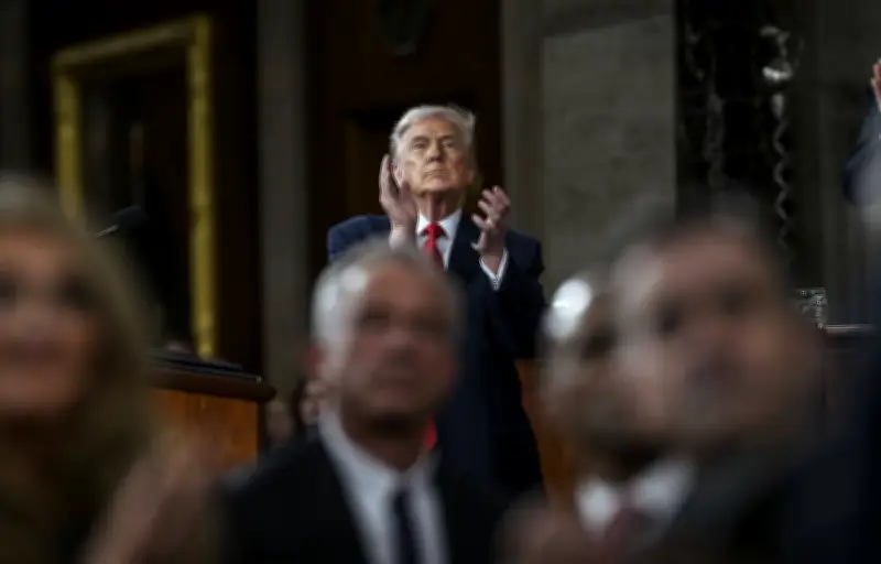 Donald Trump, le "Week-end Warrior" : Pourquoi il frappe ses ennemis le samedi et dimanche