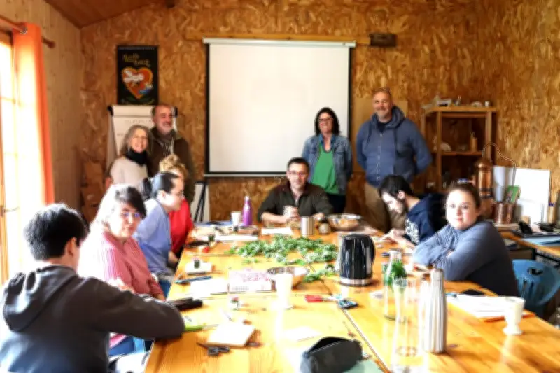 Dordogne : une formation innovante aux métiers verts lancée par Les Butineurs du Bonheur