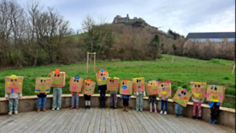 Édouard Manceau anime des ateliers créatifs à la médiathèque de Sévérac-d'Aveyron