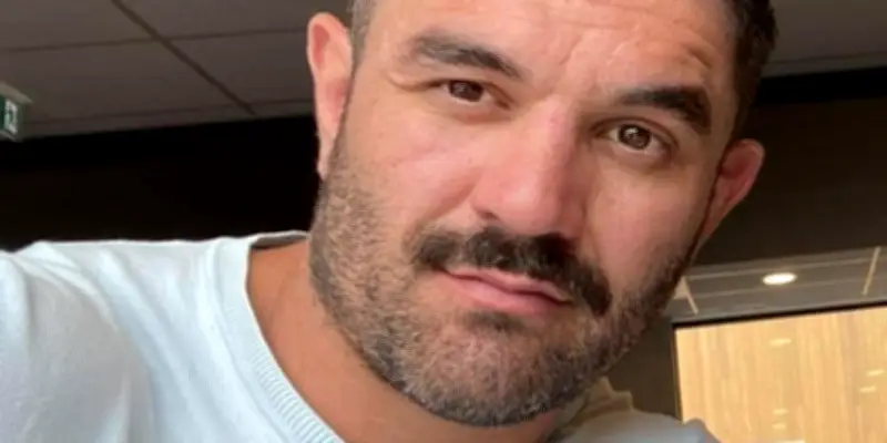 Double féminicide présumé : de la colère devant les tribunaux à l'enlèvement fatal