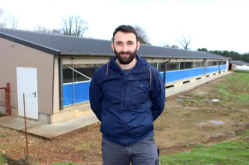 Douglas Ambroise-Frontou prépare la transmission de la ferme familiale en Dordogne