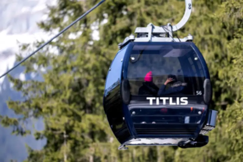 Drame à Engelberg-Titlis : une télécabine se décroche, un mort et des skieurs bloqués