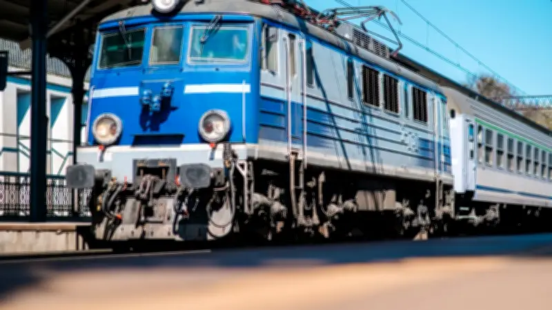Drame ferroviaire à Saint-Raphaël : un TER percute un poids lourd, le conducteur décédé