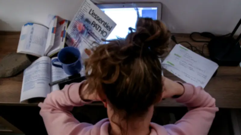 Détresse étudiante : isolement et précarité alimentent une crise psychologique alarmante