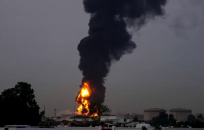 Dubaï : trois Français arrêtés pour avoir filmé des attaques iraniennes avec leur smartphone