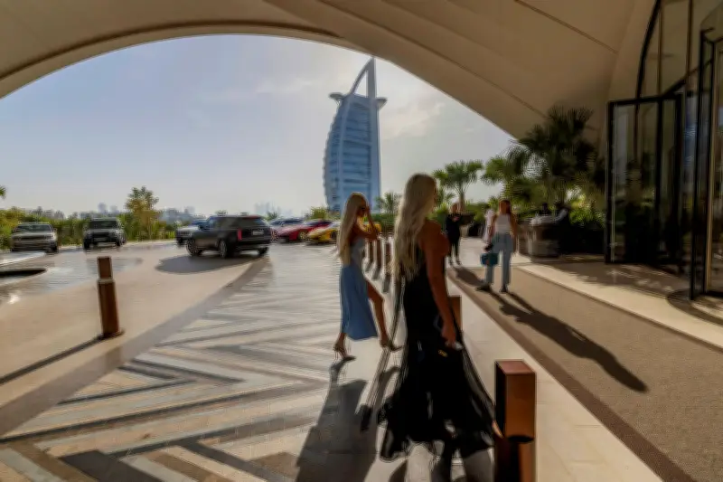 Dubai sous les missiles iraniens : le paradis du Golfe confronté à la guerre