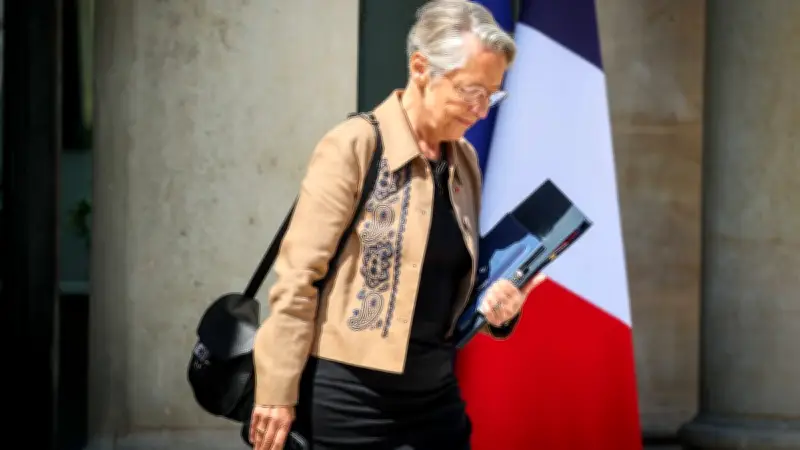 Elisabeth Borne exige une correction plus stricte du bac face à un taux de réussite record