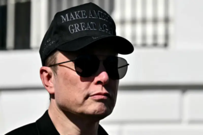 Elon Musk propose de payer les salaires des agents TSA bloqués par le shutdown américain
