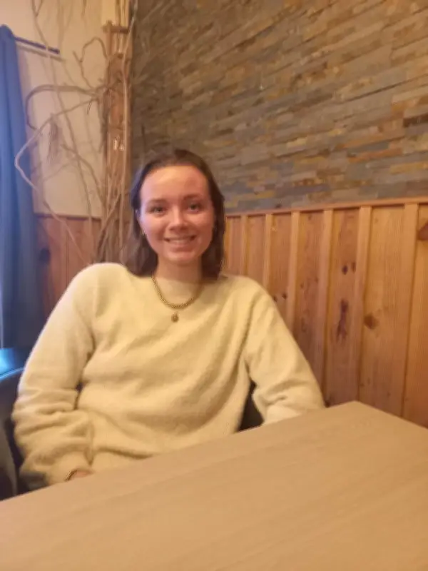 Emma Vallain, 22 ans, candidate aux municipales avec un programme social et de rénovation