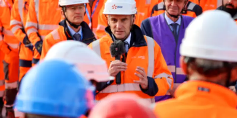 Emmanuel Macron défend le nucléaire lors d'une visite à Penly