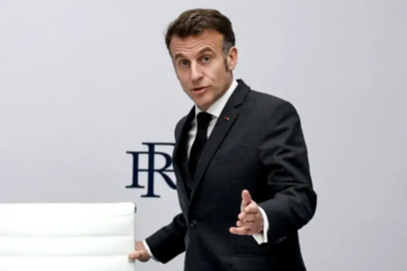 Emmanuel Macron dévoile le nom du futur porte-avions français à Indret