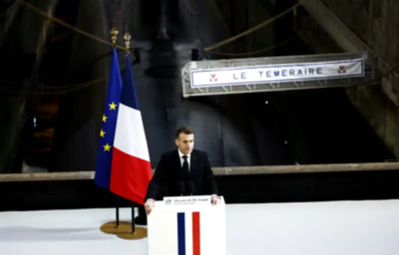 Emmanuel Macron renforce la dissuasion nucléaire française avec une touche européenne