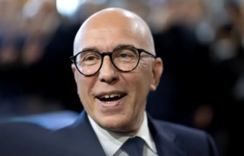 Eric Ciotti moqué pour une vidéo de station-service jugée maladroite