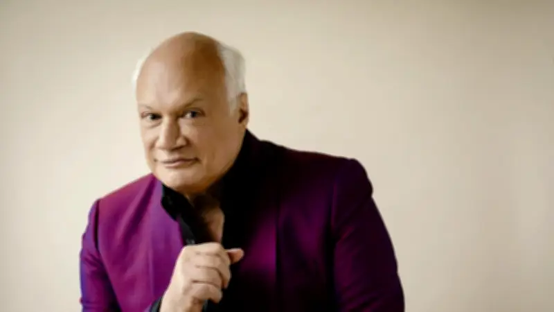 Eric-Emmanuel Schmitt explore la relation père-fils à travers Mozart et Léopold