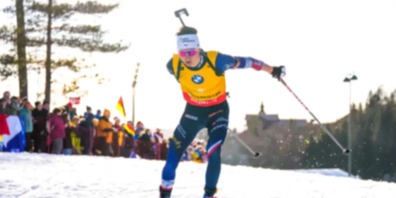 Eric Perrot offre le gros Globe de Cristal à la France après le sacre de Lou Jeanmonnot