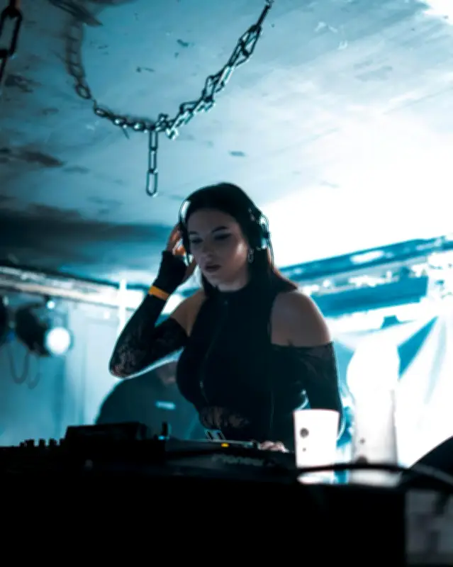 Esilise, la DJ lot-et-garonnaise qui électrise les clubs d'Europe et d'Asie