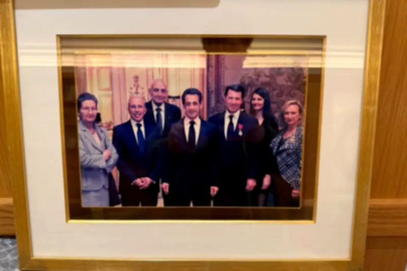 Estrosi laisse à Ciotti deux reliques symboliques dans le bureau du maire de Nice