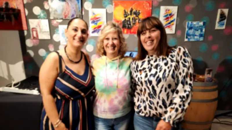 Exposition de Patricia R à Naussac : une explosion de couleurs et de joie