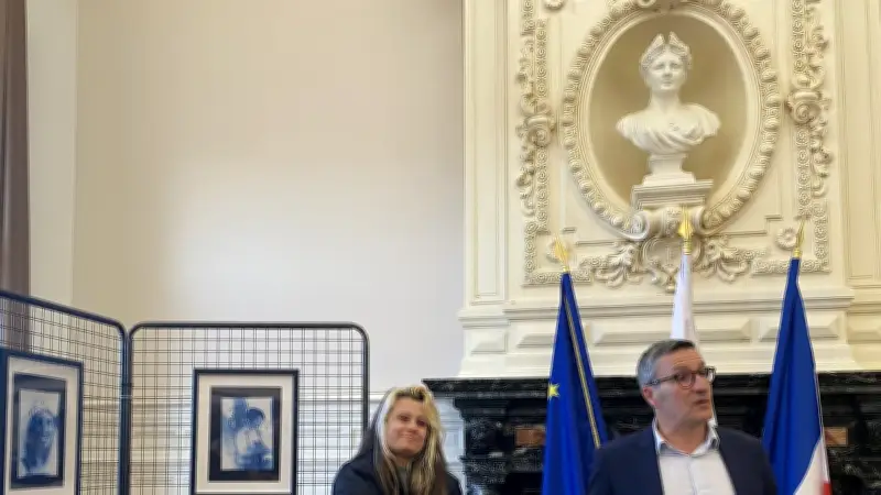 Exposition 'Regards de femmes' à Frontignan : un hommage artistique à la diversité féminine