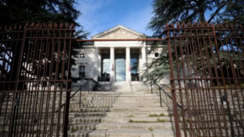 Expulsion des Esséniens : le tribunal de Rodez reporte sa décision au 6 mai