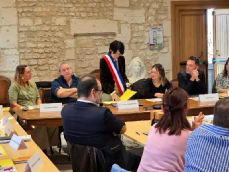 Fabienne Dugas-Raveneau élue première femme maire de Pons, succédant à Jacky Botton
