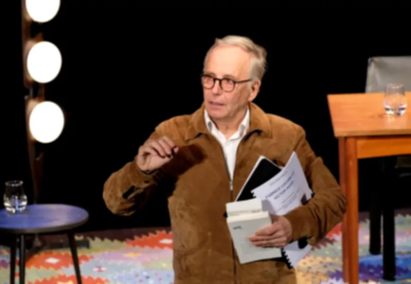 Fabrice Luchini donne corps aux mots de Victor Hugo dans une lecture vibrante