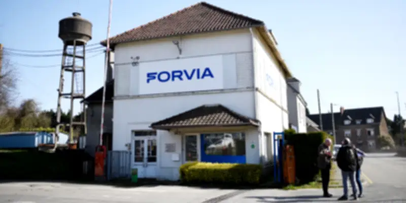 Face à la désindustrialisation, l'impuissance d'un maire face à l'usine Forvia dans l'Orne