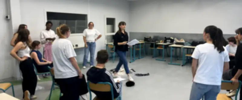 Fanny Delaigue de la Star Academy coache des lycéens pour une comédie musicale à Bagnols-sur-Cèze