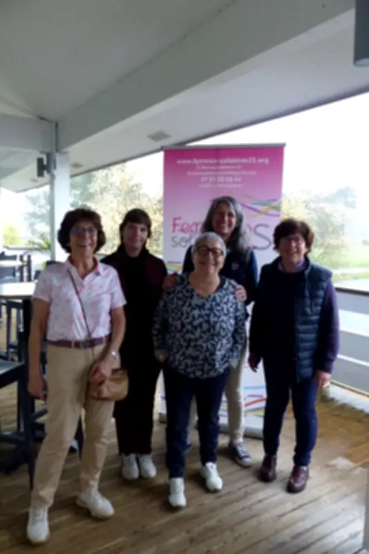 Femmes solidaires célèbre les droits des femmes par un tournoi de golf à Gujan-Mestras