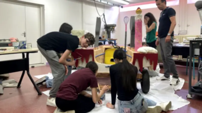 Feria 2025 de Béziers : les élèves CAP Cuisine finalisent leur caisse à savon pour la course mythique