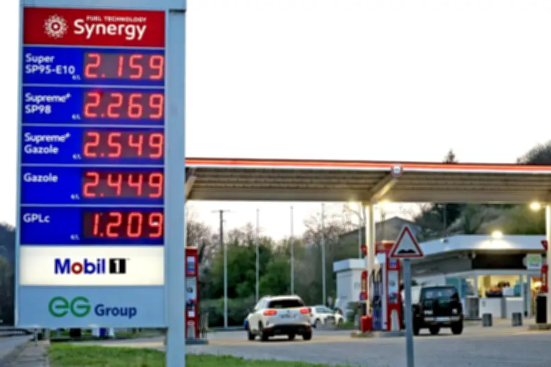 Flambée des carburants : le patron d'Intermarché juge le plan d'aide gouvernemental insuffisant