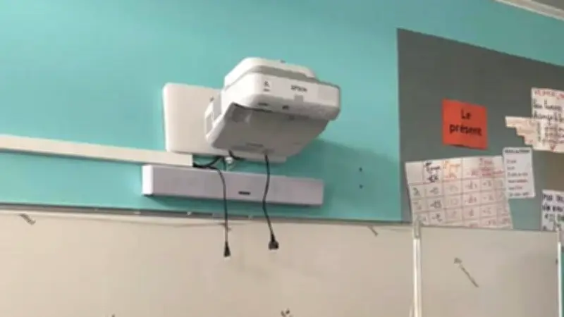 Florensac équipe son école primaire de tableaux numériques pour une rentrée moderne